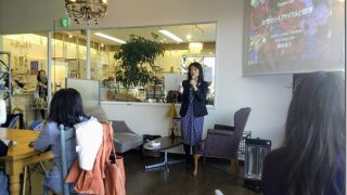 産婦人科の種部恭子医師から「女性のライフサイクルと健康」について学ぶ。女性の不調や病気は婦人科に相談がオススメ